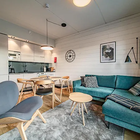 C11 Center Incl 2 Passes By Aavalevi * Levi