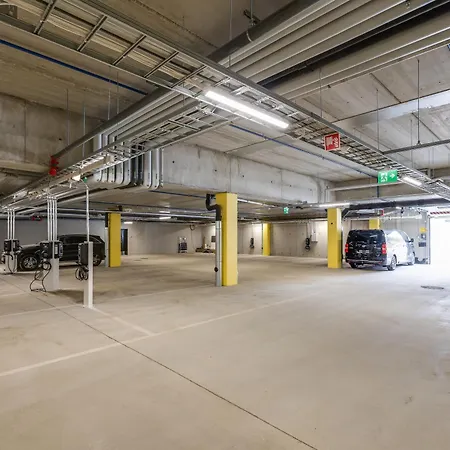 C11 Center Incl 2 Passes By Aavalevi