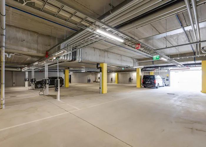 C11 Center Incl 2 Passes By Aavalevi